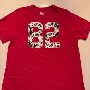 Used Nike Men's XXL Air Force 1 Bold Red '82' Tee